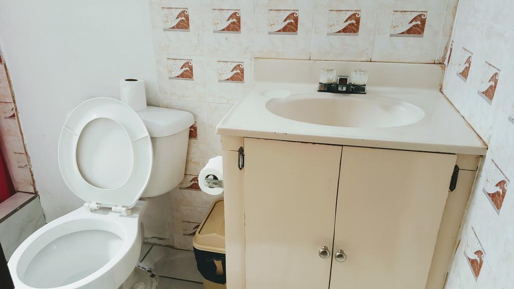 Sea Breeze Guest House Belize City Exteriér fotografie