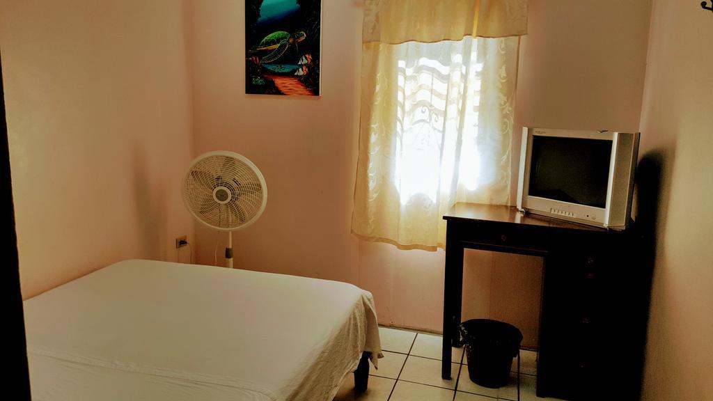 Sea Breeze Guest House Belize City Exteriér fotografie