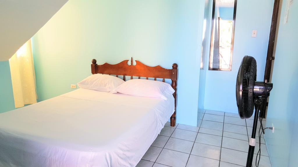 Sea Breeze Guest House Belize City Exteriér fotografie